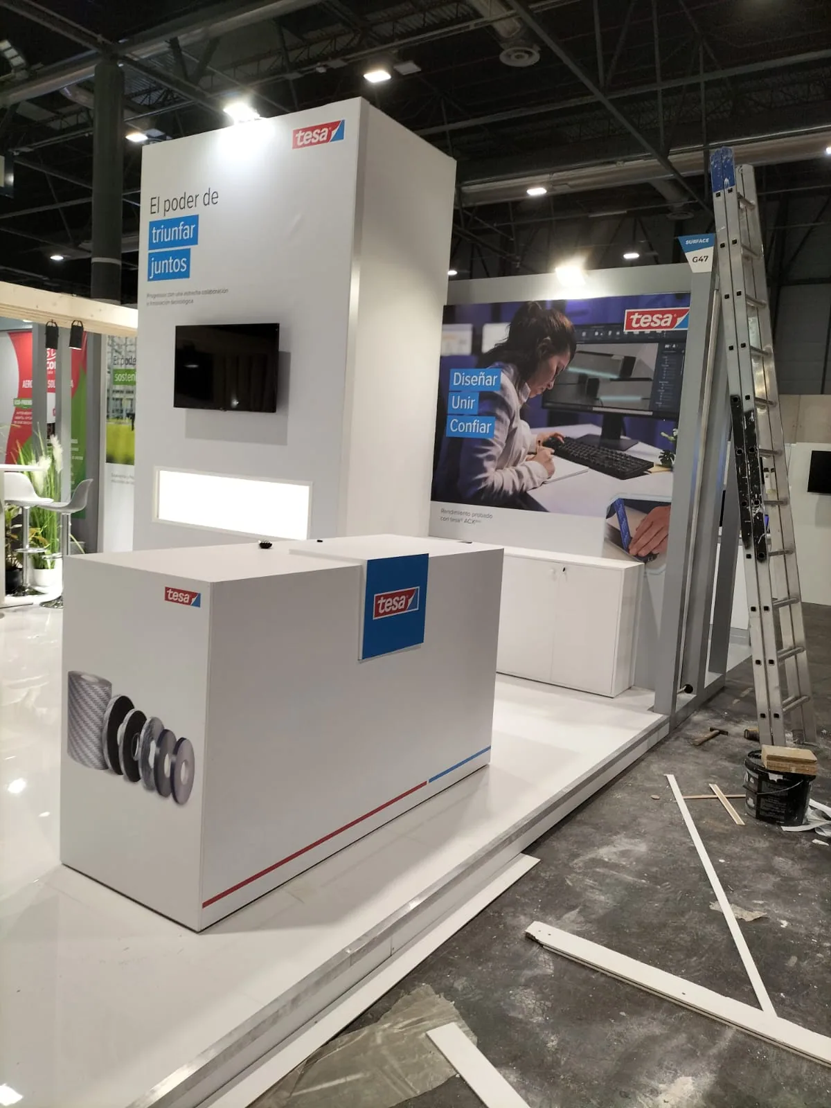 Exhibition stand build in Madrid, Echo Expo installation team