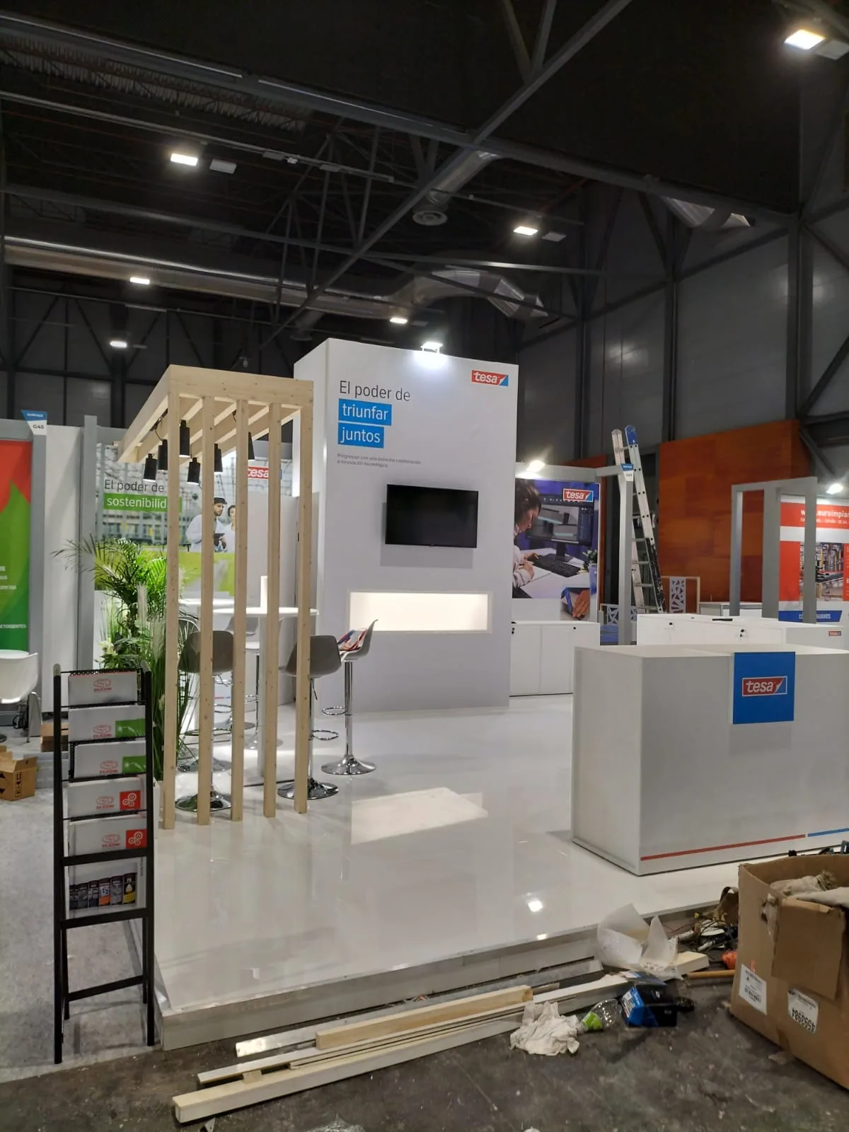 Exhibition stand build and installation at Madrid — Echo Expo team