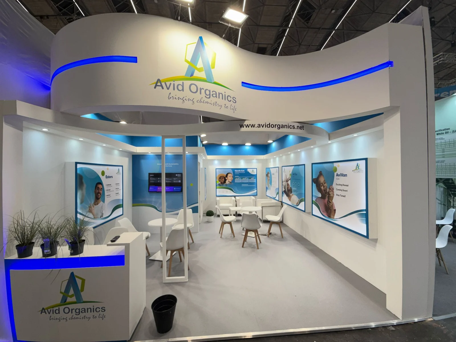 Avid Organics exhibition stand at in-cosmetics Global, Amsterdam — designed and built by Echo Expo