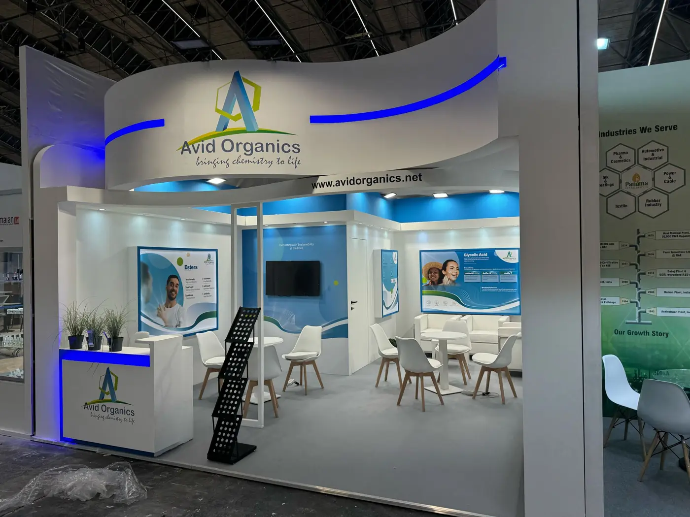 Avid Organics exhibition stand at in-cosmetics Global, RAI Amsterdam — designed and built by Echo Expo