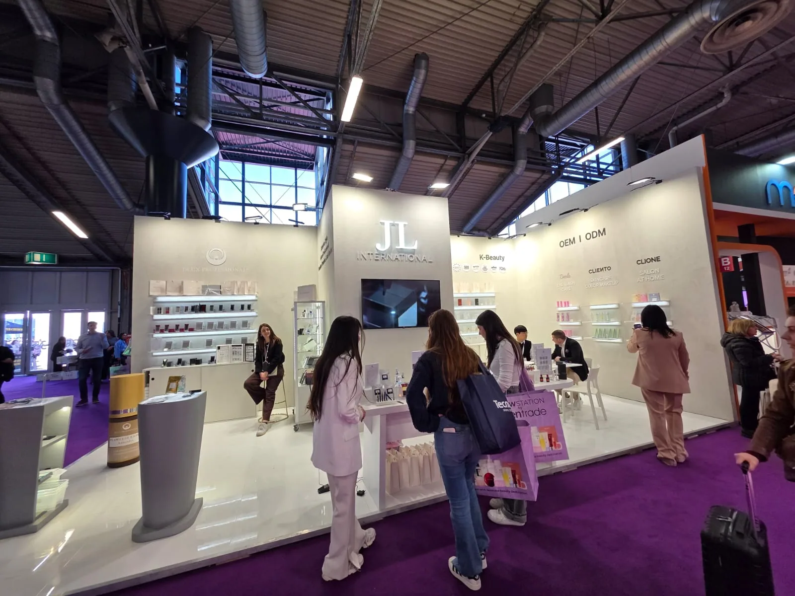 Exhibition stand at Cosmoprof Worldwide Bologna, Bologna Fiere — designed and built by Echo Expo