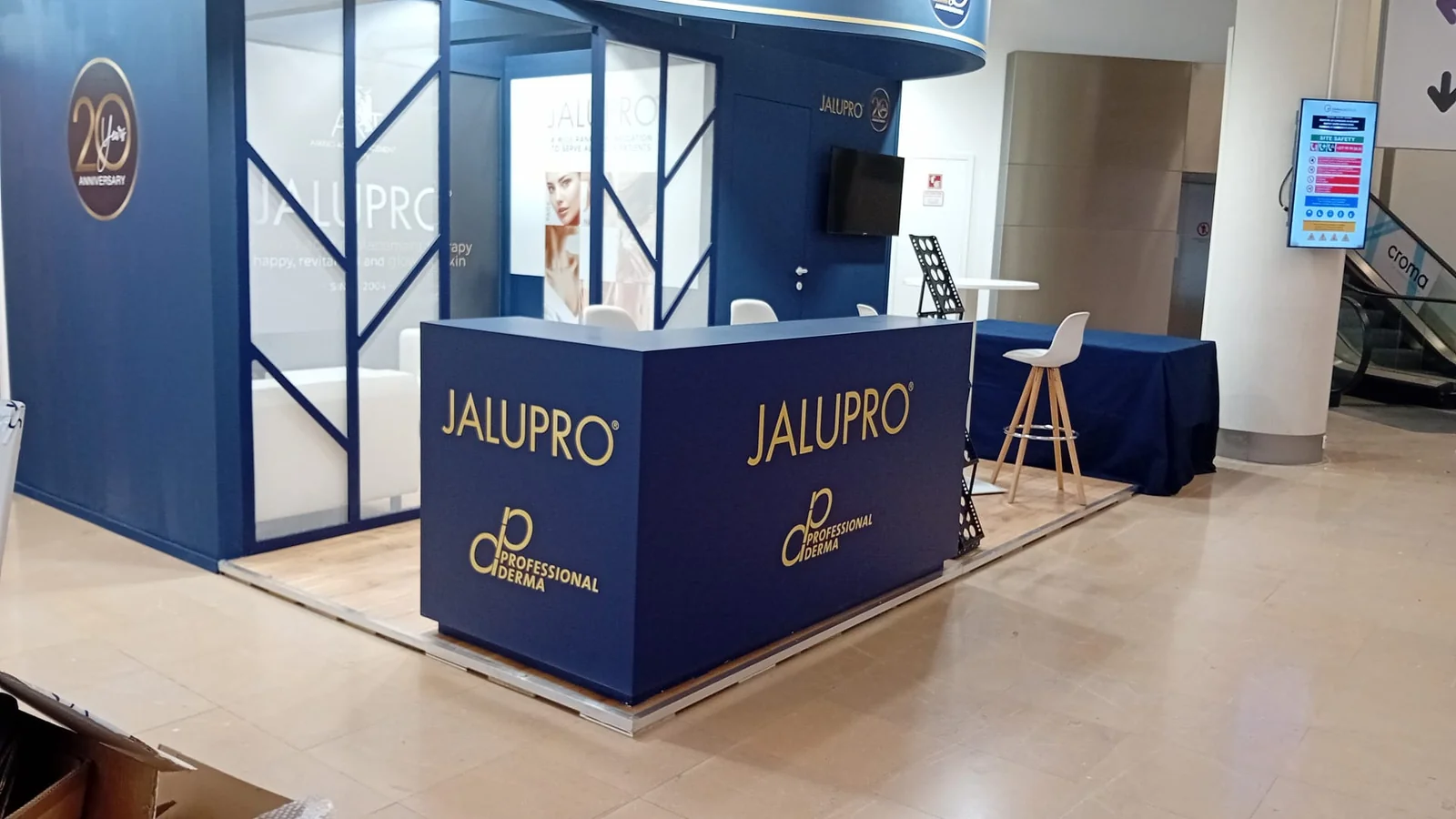 Jalupro 20 sqm exhibition stand at AMWC, Monaco — designed and built by Echo Expo (view 2)